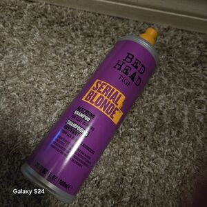 BedHead Serial Blonde Restoring Shampoo - Purple and Yellow